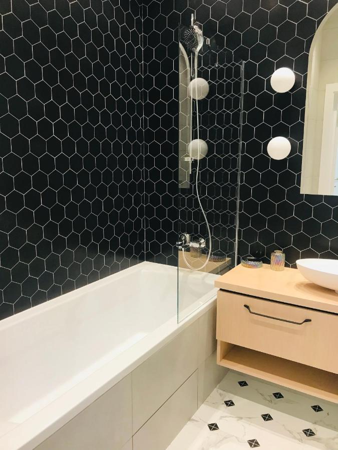 *Luxury Apartment In The City Center* キエフ エクステリア 写真