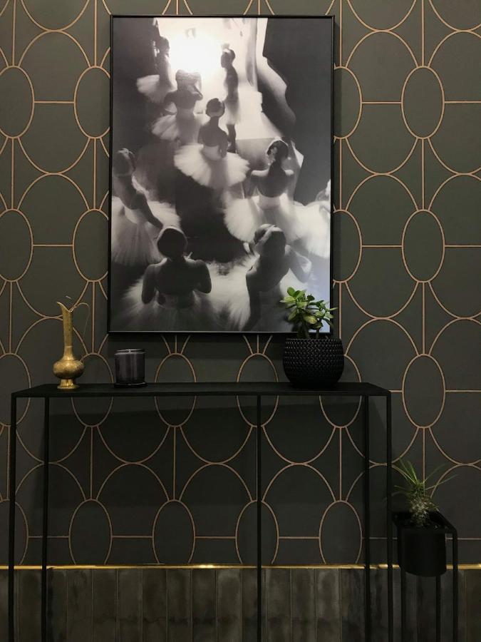 *Luxury Apartment In The City Center* キエフ エクステリア 写真